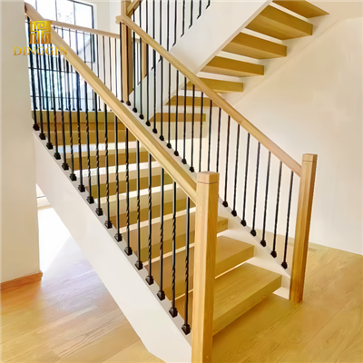 Kaksinkertainen kierretty portaiden metallikara